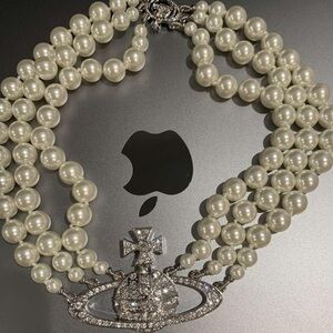Vivienne Triple Pearl Choker